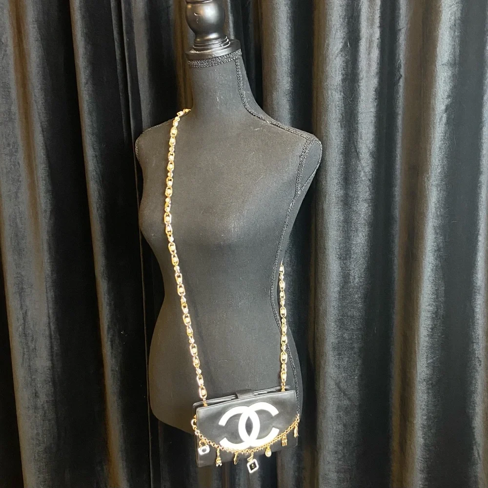Chanel long wallet black leather crossbody custom with handmade bag charm - Picture 3 of 16